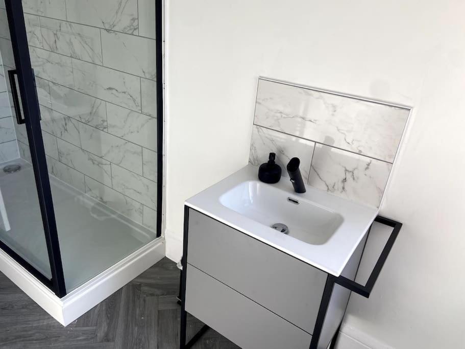 Large Boutique Self Catering Southsea Holiday Flat Portsmouth Bagian luar foto
