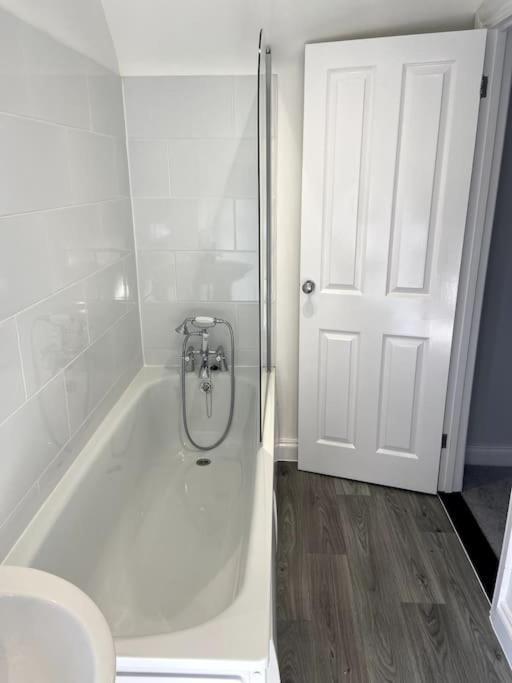 Large Boutique Self Catering Southsea Holiday Flat Portsmouth Bagian luar foto